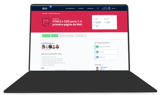 Um notebook aberto com a pagian de cursos da Alura